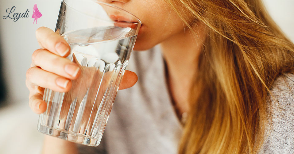 “Bədəninizin susuz qaldığını göstərən 10 əlamət